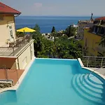 Atta Apartment *