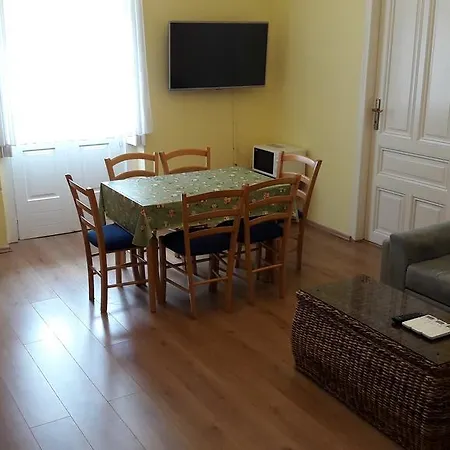 Atta Apartment *