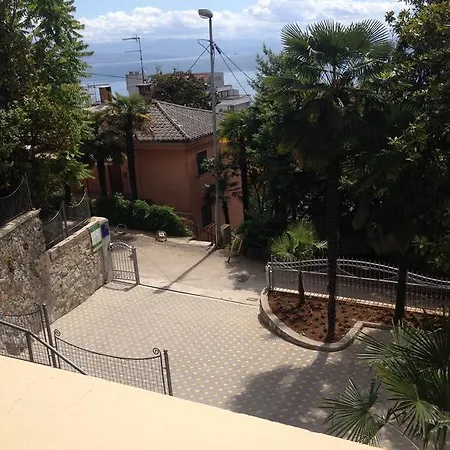Apartment Atta