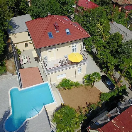 Atta オパティヤ