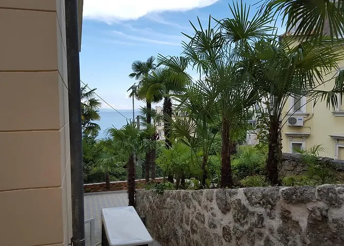 Atta オパティヤ